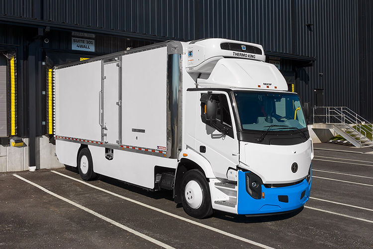 Electric refrigerated final mile delivery vehicle